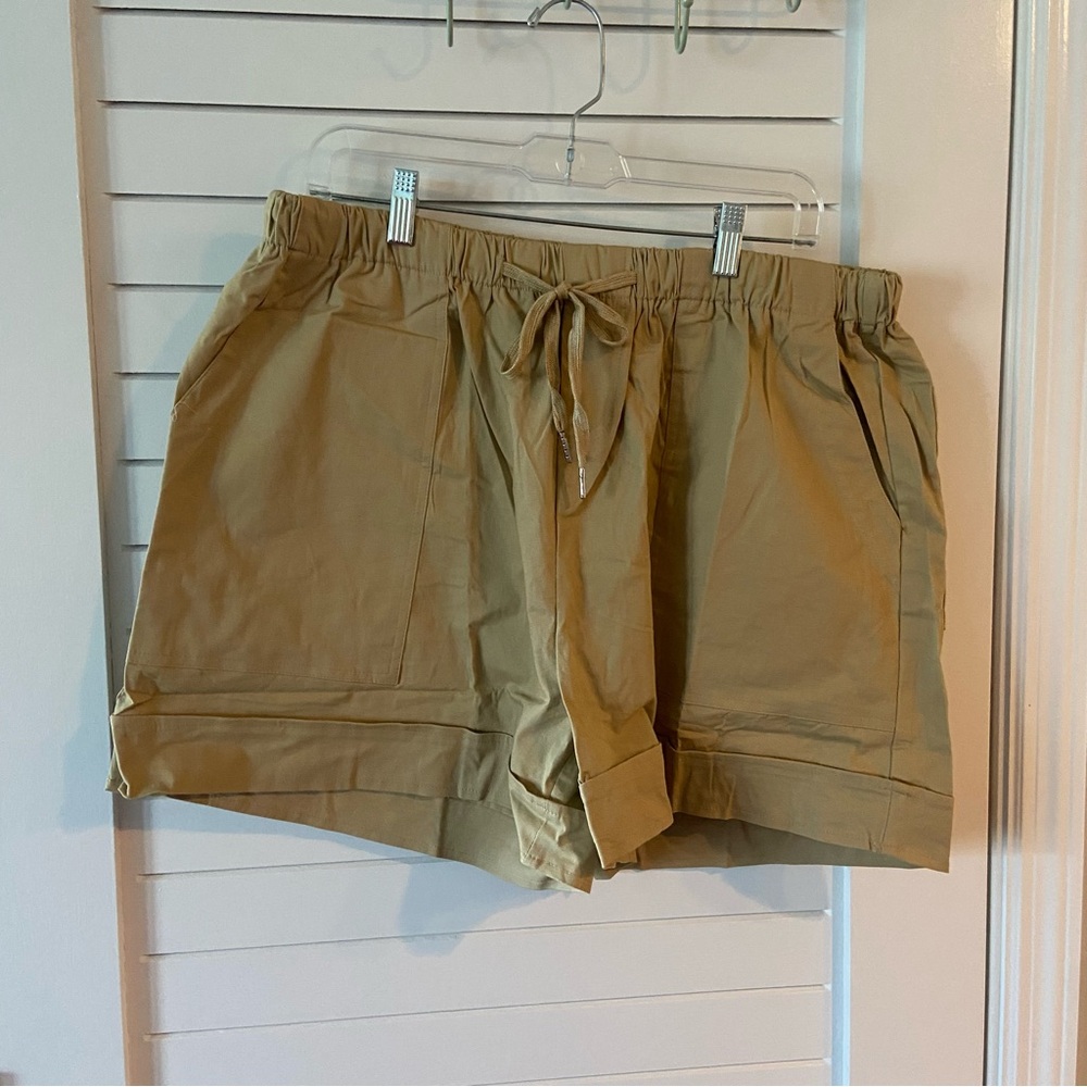 Cargo Shorts Kahki Plus Size 2X NWOT